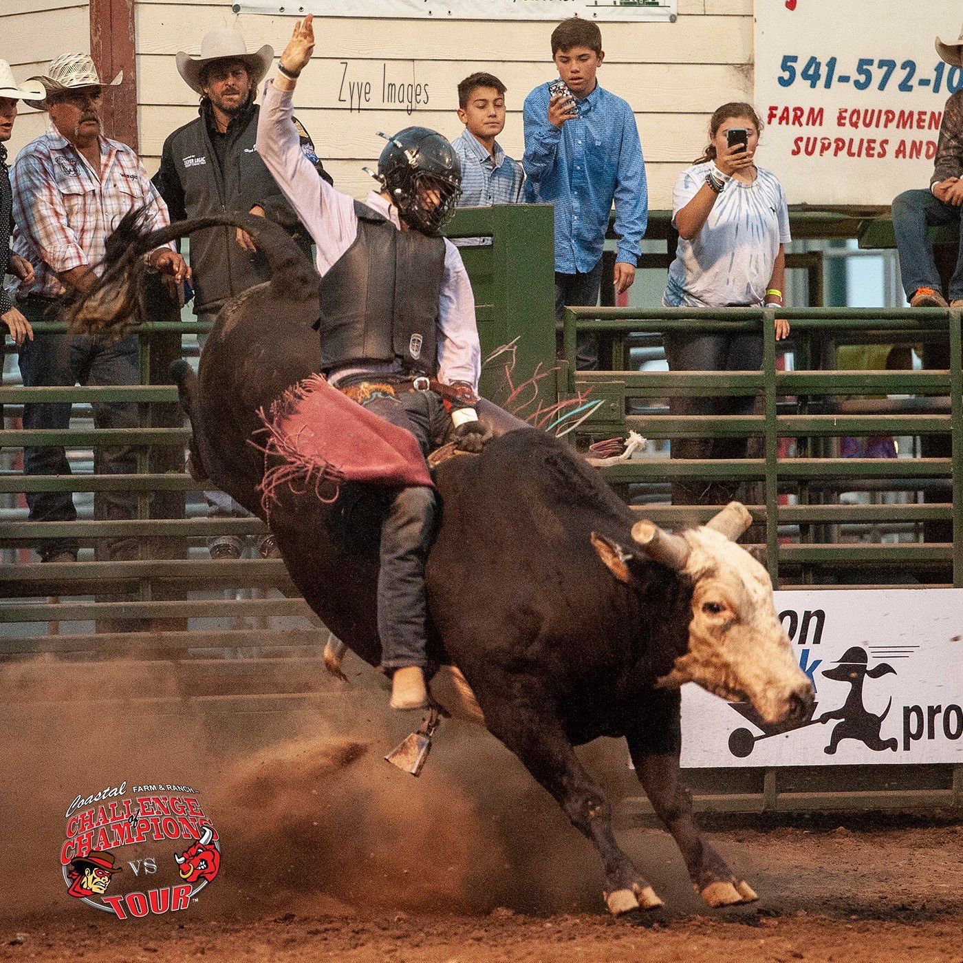 Jordan Sammons bull riding at the 2018 Coos County Fair